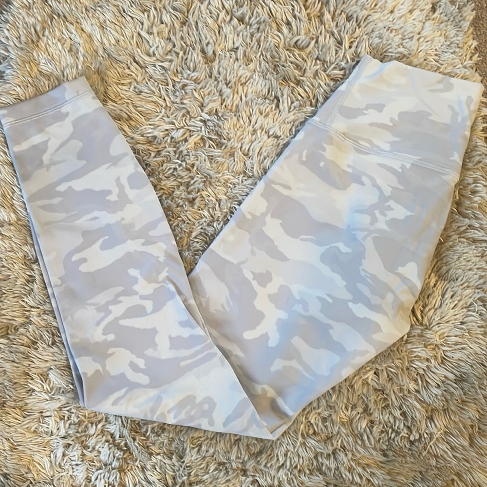 Lululemon and soul cycle collab size 6 leggings